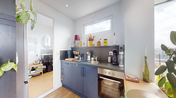 BEAU STUDIO AVEC BALCON