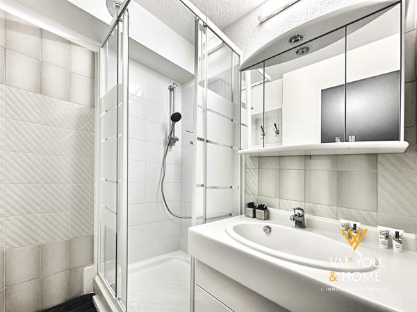 Appartement La Grande Motte – Rez-de-jardin 90 m² de vie global, 6 couchages, Piscine & Parking
