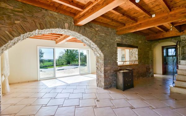 Maison à vendre    5 pièces •  Mornant