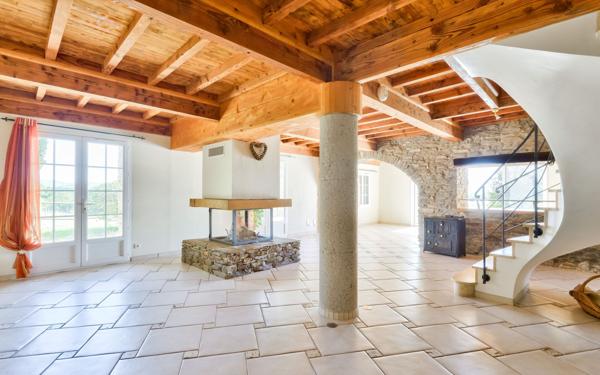 Maison à vendre    5 pièces •  Mornant