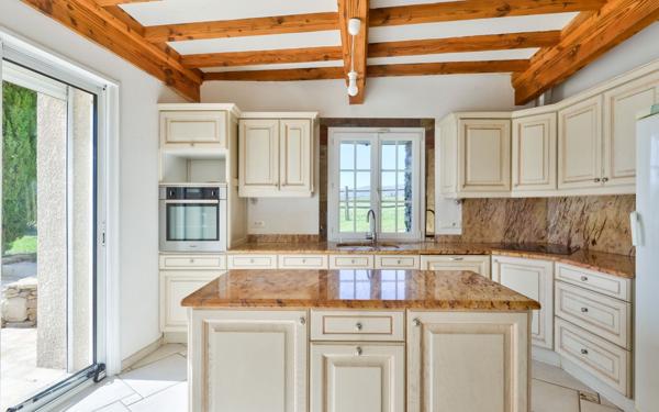 Maison à vendre    5 pièces •  Mornant