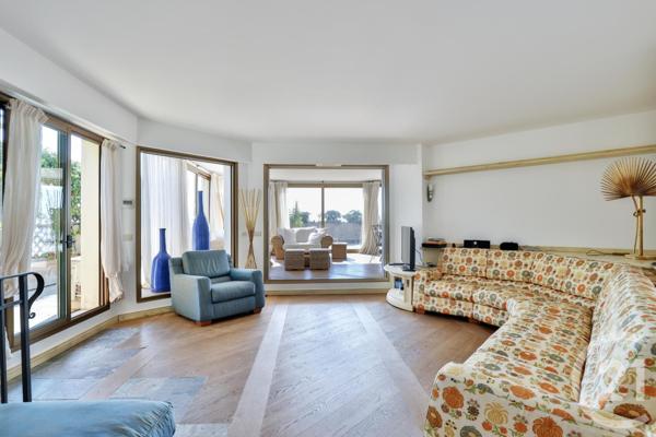 Appartement F7 à vendre  7 pièces - 144 m2 CAP D AIL - 06