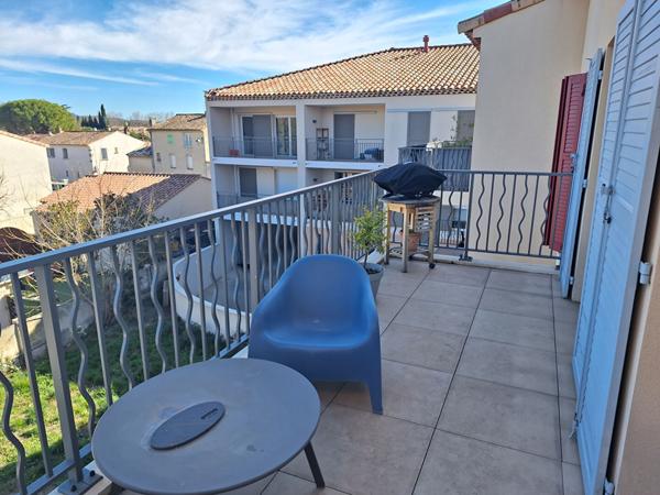 Appartement T3 69 m² - Dernier étage avec ascenseur - Terrasse 12 m² - Garage - Résidence récente 2022 - Eyguières