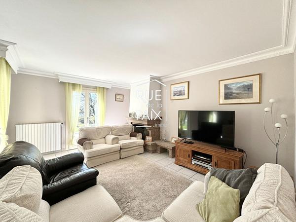 79200 POMPAIRE Maison familiale avec gîte à Pompaire