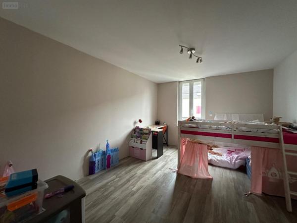 Local mixte (Pro/Hab) à vendre à Foucherans dans le Jura (39100), ref : F/ CP