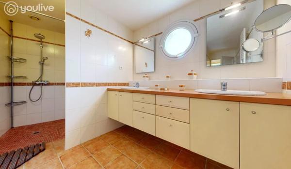 SAINT-PHILBERT-DE-GRAND-LIEU – Deux maisons indépendantes réunies au sein d’une propriété de 261 m² habitables dont 230 m² pour l’habitation principale – Un lieu de vie rare et inspirant