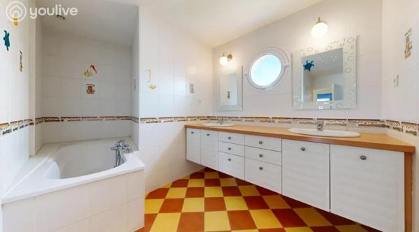 SAINT-PHILBERT-DE-GRAND-LIEU – Deux maisons indépendantes réunies au sein d’une propriété de 261 m² habitables dont 230 m² pour l’habitation principale – Un lieu de vie rare et inspirant