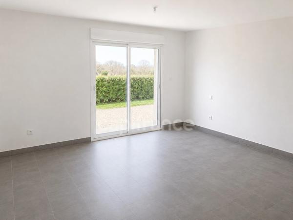 Maison neuve lumineuse – Plain-pied, 3 chambres, garage et terrasse