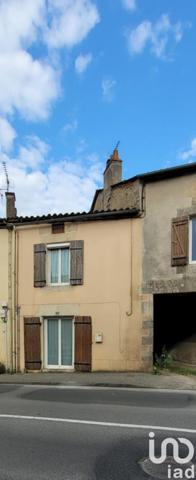 Maison de ville 3 pièces de 77 m² à Gençay (86160)