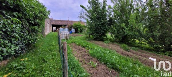 Maison de ville 3 pièces de 77 m² à Gençay (86160)