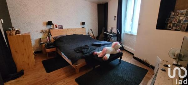 Maison de ville 3 pièces de 77 m² à Gençay (86160)