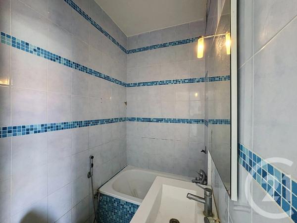 Appartement F2 à vendre  2 pièces - 28,50 m 2   BOBIGNY  - 93