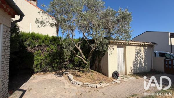Maison à vendre 5 pièces 96 m² Saint-Saturnin-lès-Avignon