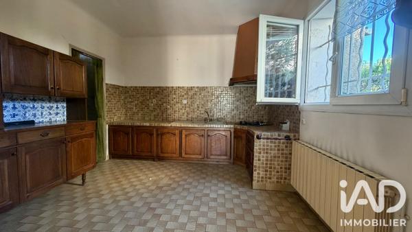 Maison à vendre 5 pièces 96 m² Saint-Saturnin-lès-Avignon
