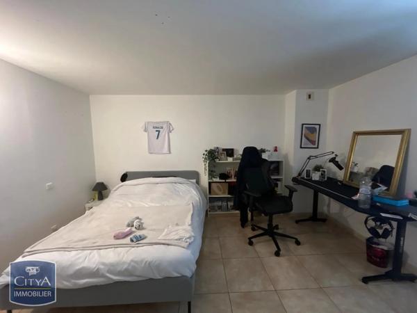 Appartement à louer 3 pièces 76.19m² Nîmes (30000)