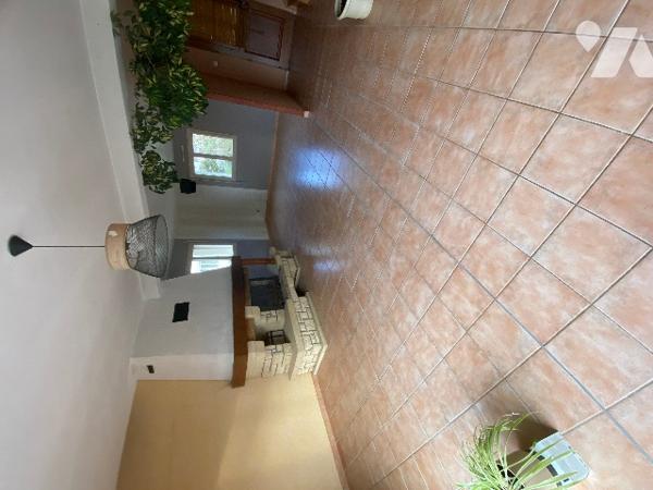 Maison 4 chambres de 2007 sur 879 m² de terrain