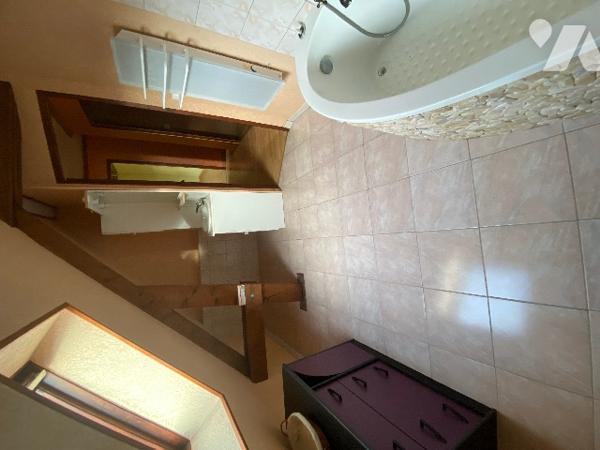 Maison 4 chambres de 2007 sur 879 m² de terrain