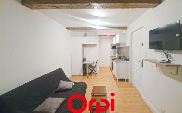 Appartement à louer    1 pièce • 17 m2 Bandol