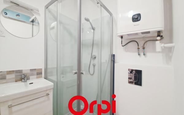 Appartement à louer    1 pièce • 17 m2 Bandol