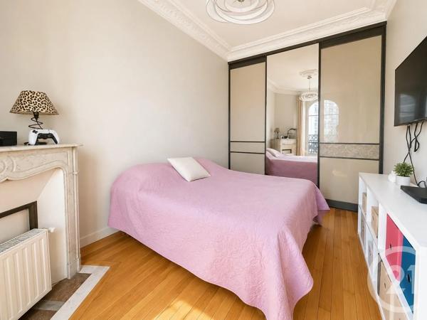 Appartement F2 à vendre  2 pièces - 40 m 2   AUBERVILLIERS  - 93