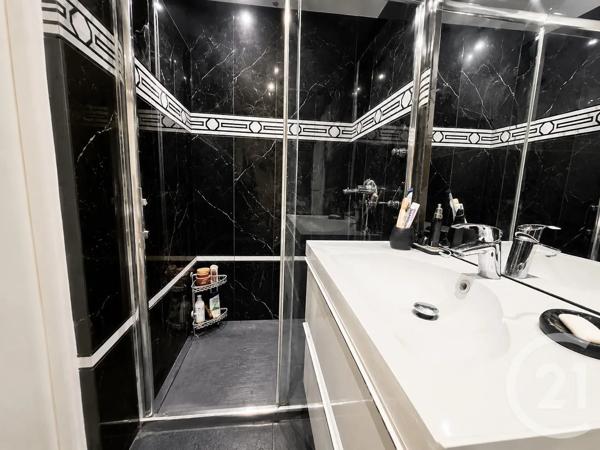 Appartement F2 à vendre  2 pièces - 40 m 2   AUBERVILLIERS  - 93