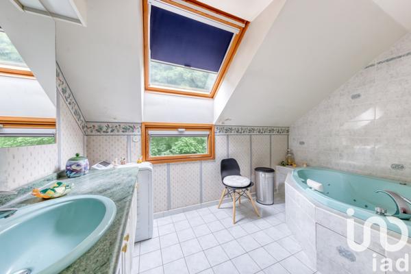 Maison à vendre 8 pièces 215 m² Conches-sur-Gondoire