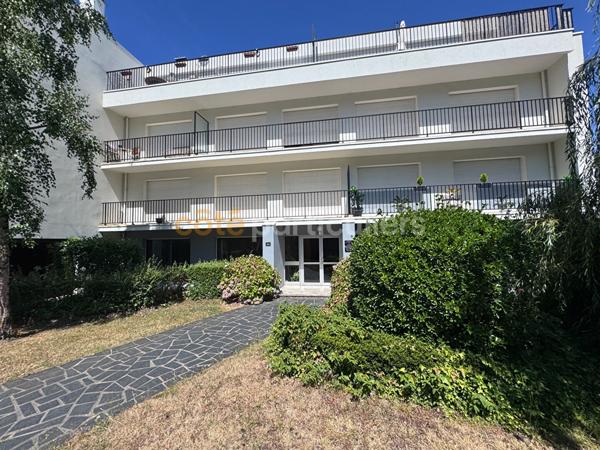 Vente
                Bureaux52,56 m² - 3 Pièces -
                    NANTES (44000)