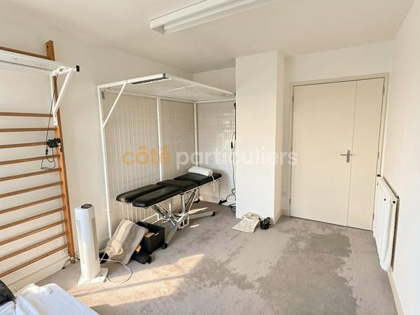 Vente
                Bureaux52,56 m² - 3 Pièces -
                    NANTES (44000)