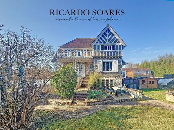 MAISON DE MAITRE 220m² / 4 CHAMBRES / SALLE DE CINEMA / GRAND SALON / 2 BALCONS / TERRAIN 720m²