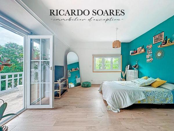 MAISON DE MAITRE 220m² / 4 CHAMBRES / SALLE DE CINEMA / GRAND SALON / 2 BALCONS / TERRAIN 720m²