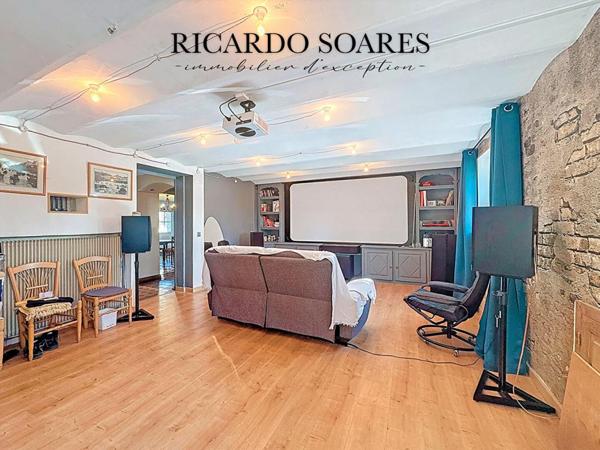 MAISON DE MAITRE 220m² / 4 CHAMBRES / SALLE DE CINEMA / GRAND SALON / 2 BALCONS / TERRAIN 720m²
