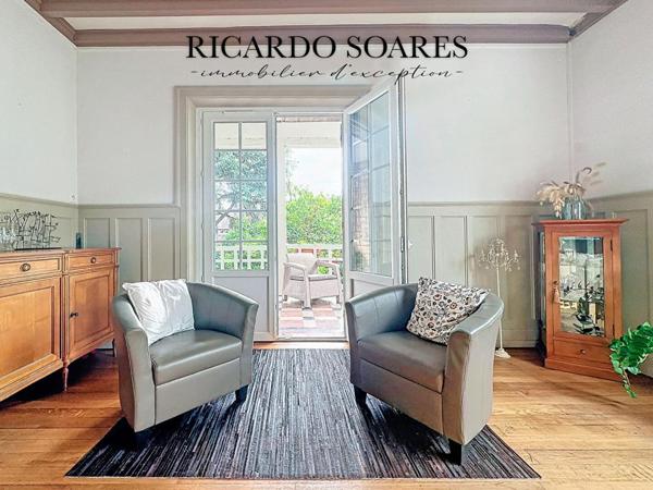 MAISON DE MAITRE 220m² / 4 CHAMBRES / SALLE DE CINEMA / GRAND SALON / 2 BALCONS / TERRAIN 720m²