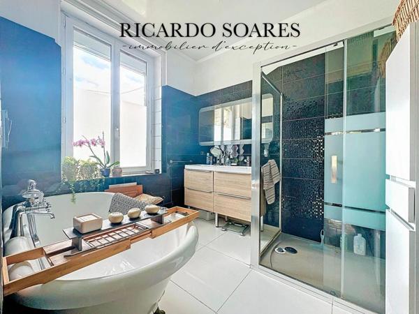 MAISON DE MAITRE 220m² / 4 CHAMBRES / SALLE DE CINEMA / GRAND SALON / 2 BALCONS / TERRAIN 720m²