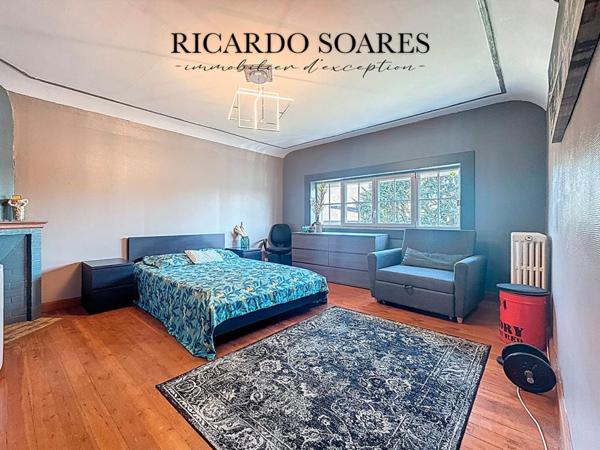 MAISON DE MAITRE 220m² / 4 CHAMBRES / SALLE DE CINEMA / GRAND SALON / 2 BALCONS / TERRAIN 720m²