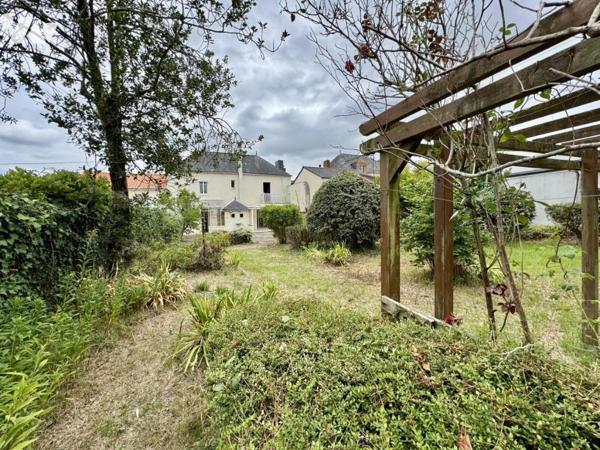 À VENDRE – Maison ancienne avec dépendances – THOUARÉ-SUR-LOIRE