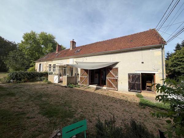 Très jolie longère rénovée dans un secteur calme et vert de la commune de Saint Eloi