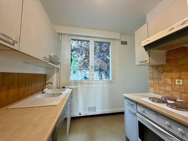 Appartement familial à vendre - Proche RER C Val Fleury