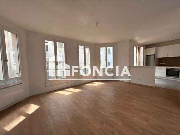 Location Appartement 4 pièces 92 m² - 157 RUE DE JAVEL Paris 75015