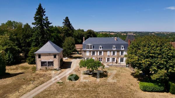 Maison de famille de caractère avec domaine de 8,8 hectares