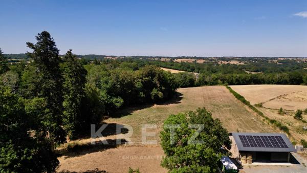 Maison de famille de caractère avec domaine de 8,8 hectares