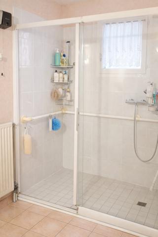 Quint-Fonsegrives: Villa plain-pied T4/5 salon/séjour, 117m² hab, véranda et garage, sur terrain arboré.. - Quint-Fonsegrives (31130)