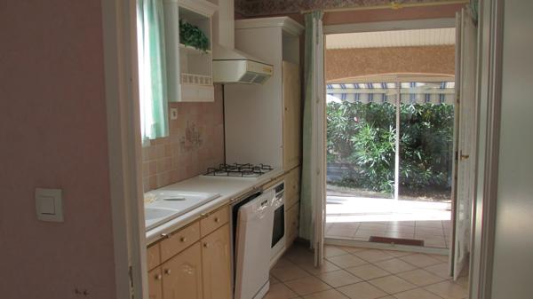 Quint-Fonsegrives: Villa plain-pied T4/5 salon/séjour, 117m² hab, véranda et garage, sur terrain arboré.. - Quint-Fonsegrives (31130)