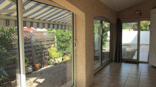 Quint-Fonsegrives: Villa plain-pied T4/5 salon/séjour, 117m² hab, véranda et garage, sur terrain arboré.. - Quint-Fonsegrives (31130)