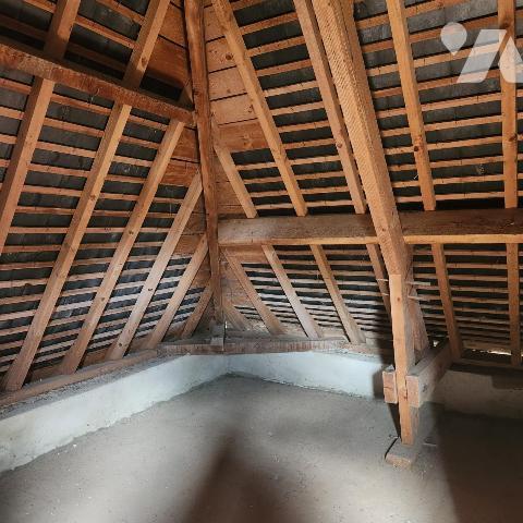 Ancien café de la gare – maison de charme, grenier aménageable, vue campagne