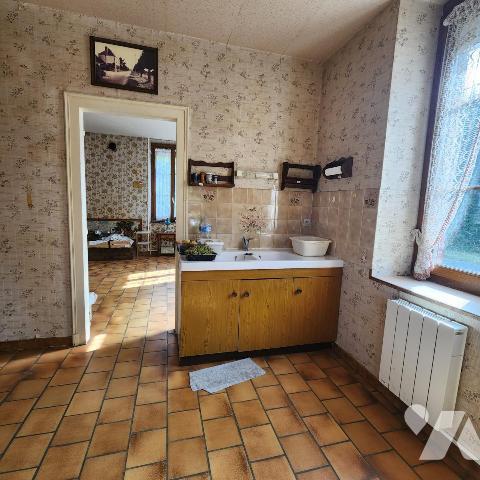Ancien café de la gare – maison de charme, grenier aménageable, vue campagne
