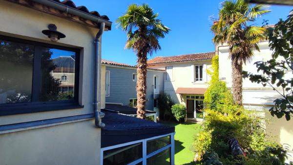 MAISON DE CARACTERE 5 CHB. CENTRE VILLE COGNAC