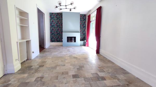 MAISON DE CARACTERE 5 CHB. CENTRE VILLE COGNAC