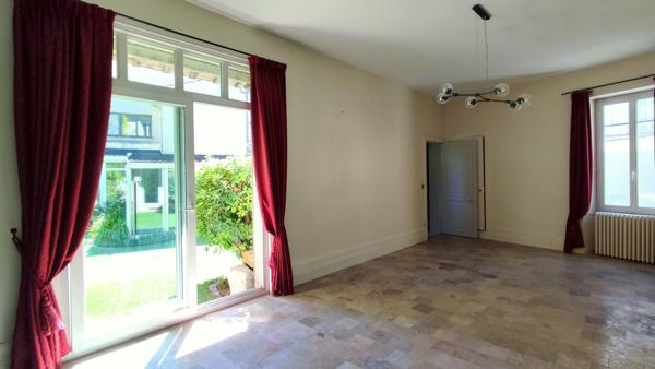 MAISON DE CARACTERE 5 CHB. CENTRE VILLE COGNAC