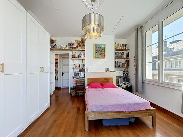 HYPER CENTRE DE TOURS - Magnifique appartement T5 - 4 chambres