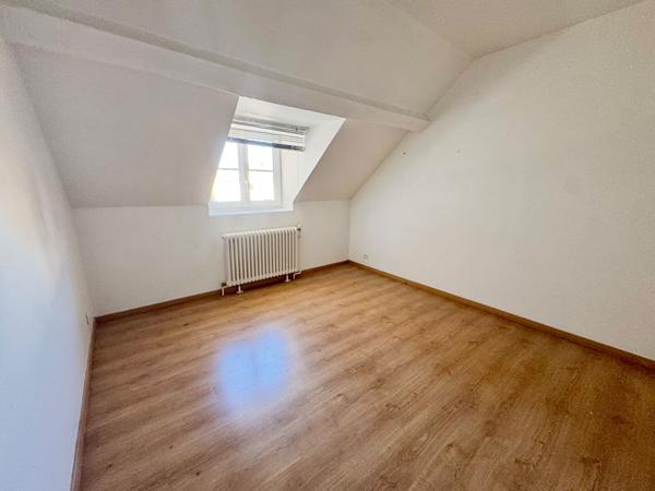 T3 de plus de 80 m2 au sol dans un immeuble de charme
